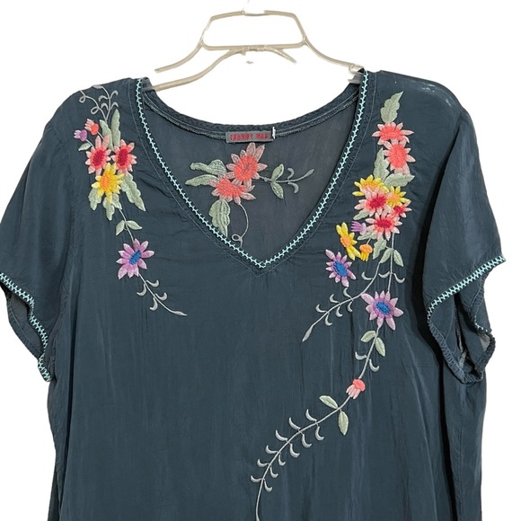 Johnny Was Boho Embroidered Cupra Rayon Top L Womens Teal Flowers Short Sleeves - Picture 2 of 6